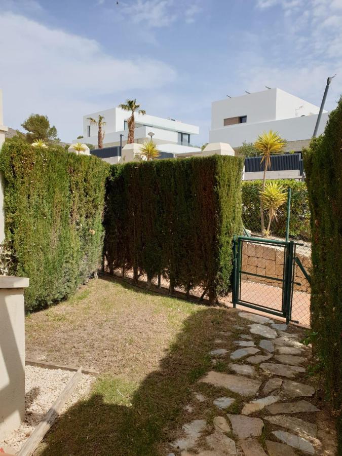 Adosado Los Olivos, Sierra Cortina 菲内斯特拉特 外观 照片